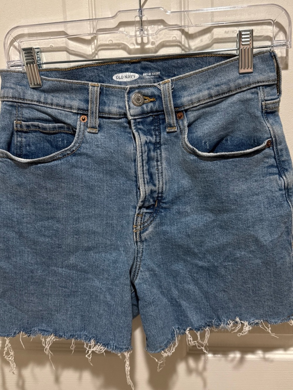 Old Navy Sky Hi Extra High Rise Cutoff Jean Shorts Light Wash Women SZ 4 Raw Hem